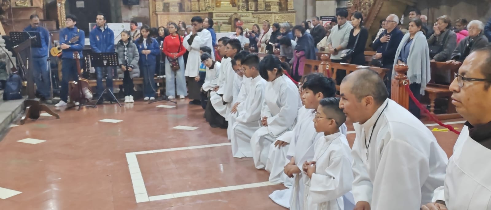 Monaguillos Servidores del Altar E. Marcial Riveros Tito (4)